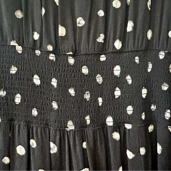 Aritzia Cap-Sleeve Midi-Dress with Side Slit Black and Cream Size XS - Picture 9 of 12